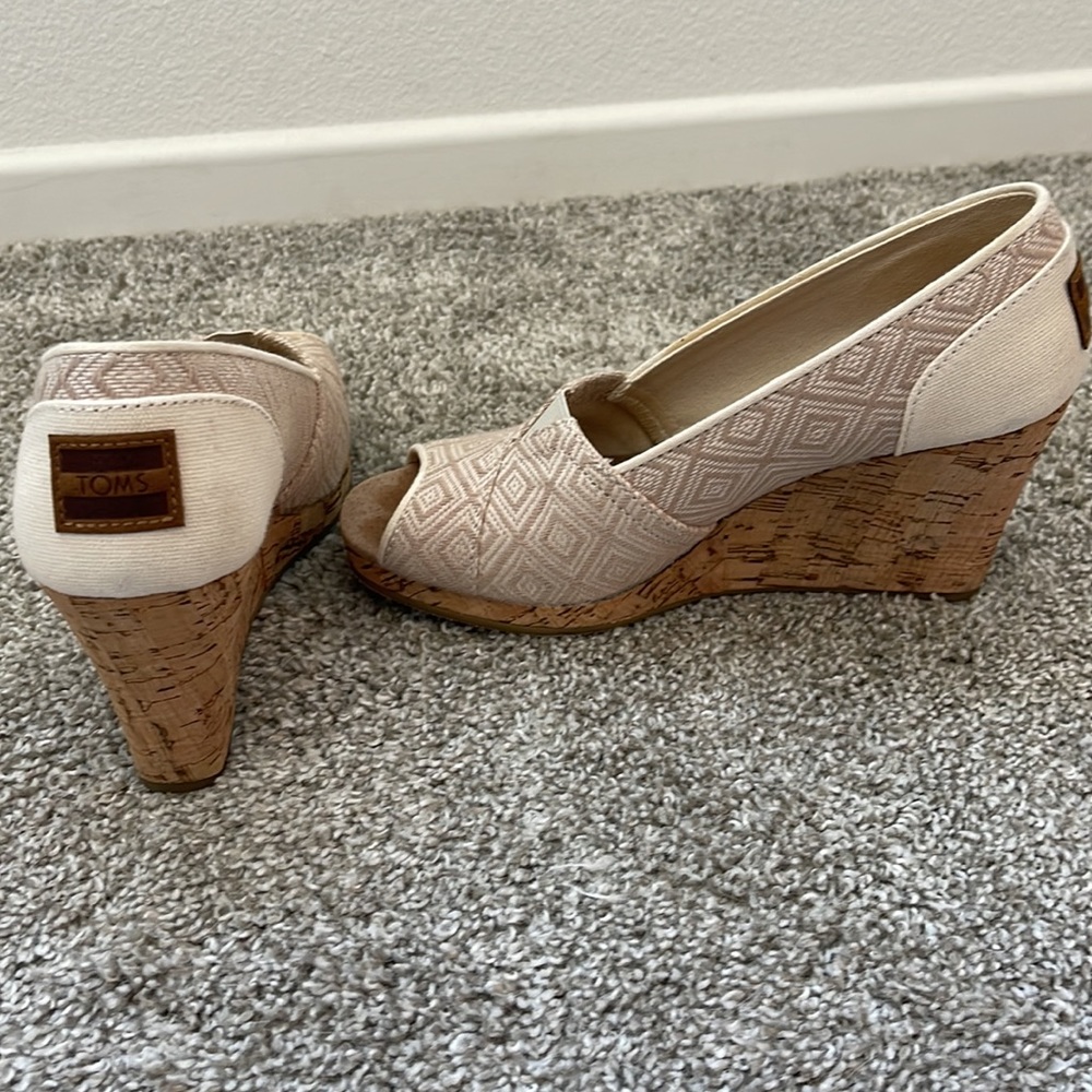 Toms wedge sandals size 7 - Picture 8 of 8